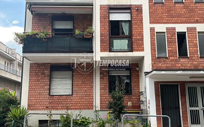 Appartamento trilocale in vendita in Via Pio XI, Como