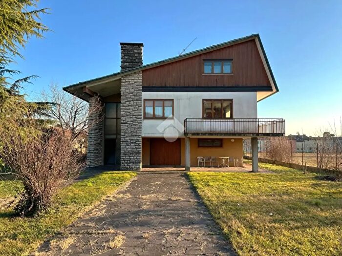 Casa quadrilocale in vendita in Via Pieve, Montecchio Maggiore