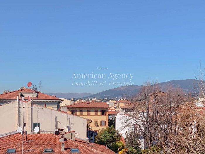 Appartamento con 6 locali in vendita in Via dei Della Robbia, Mazzini Oberdan, Firenze