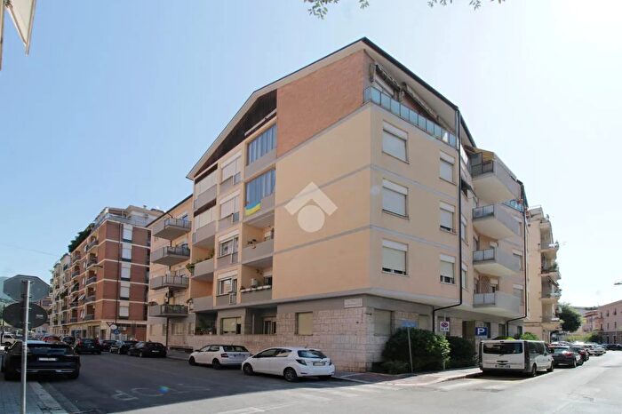 Appartamento quadrilocale in vendita in Via Ferraris, Terni