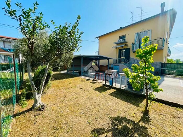 Casa quadrilocale in vendita in Via Tevere, Tavullia