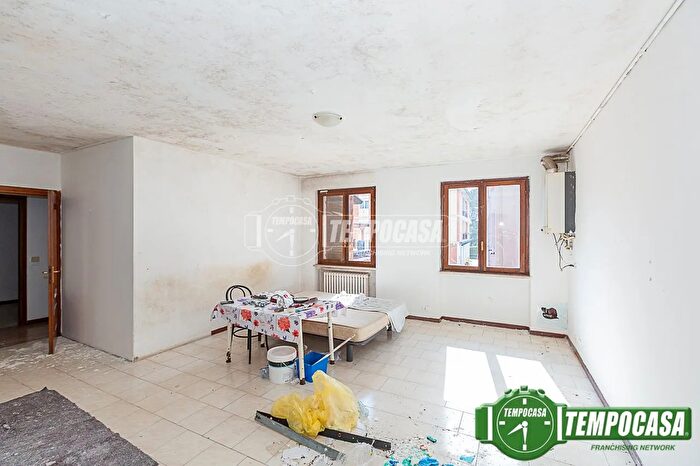 Appartamento trilocale in vendita in Via Giacomo Matteotti, Rezzato