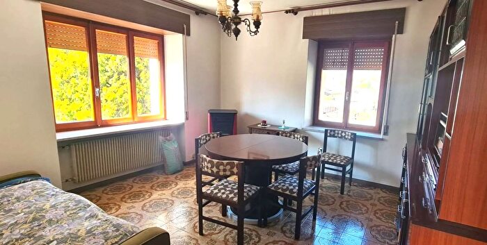 Casa con 9 locali in vendita in Cavazzo Carnico