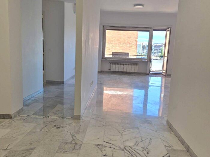 Appartamento quadrilocale in affitto in Viale Marco Polo, San Saba Caracalla, Roma