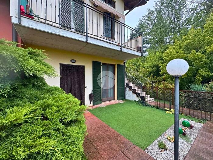 Appartamento trilocale in vendita in Via Prato Voglia, Villongo