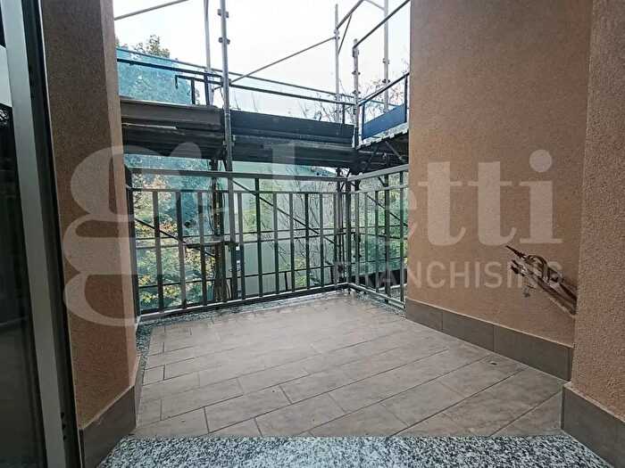 Appartamento trilocale in vendita in Via Garegnano a, Milano