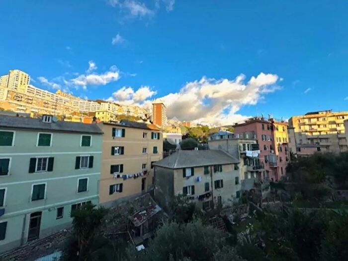 Appartamento quadrilocale in vendita in Via degli Albanesi, Genova