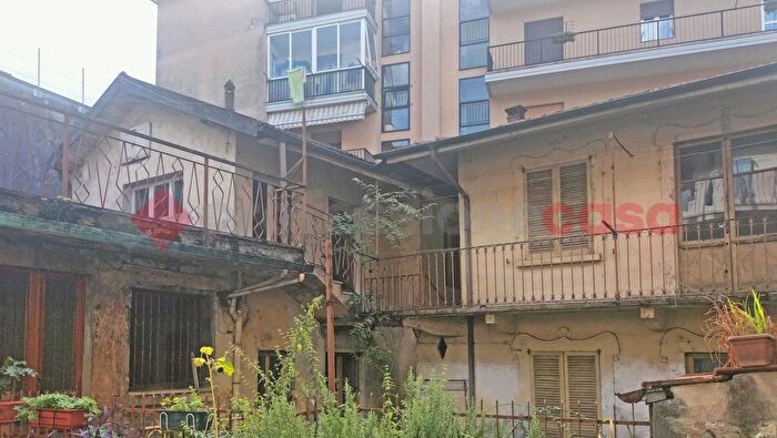 Casa con 6 locali in vendita in Via Mazzini, Omegna