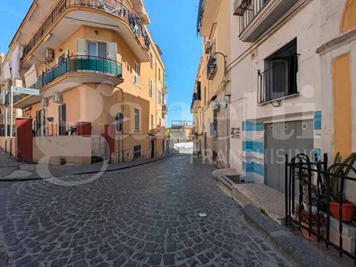 Appartamento bilocale in vendita in Via Agrippina, Bacoli