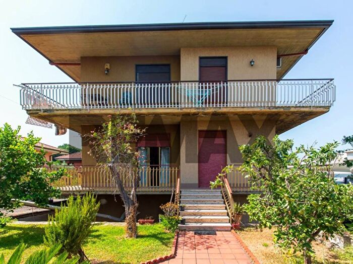 Appartamento con 5 locali in affitto in Via Alessandria, San Giovanni la Punta