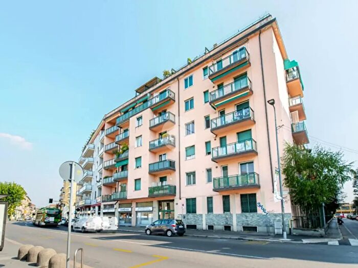 Appartamento bilocale in vendita in Via delle Forze Armate, Milano