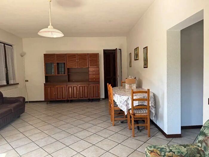Appartamento trilocale in vendita in Via Vecchia, Corte Brugnatella