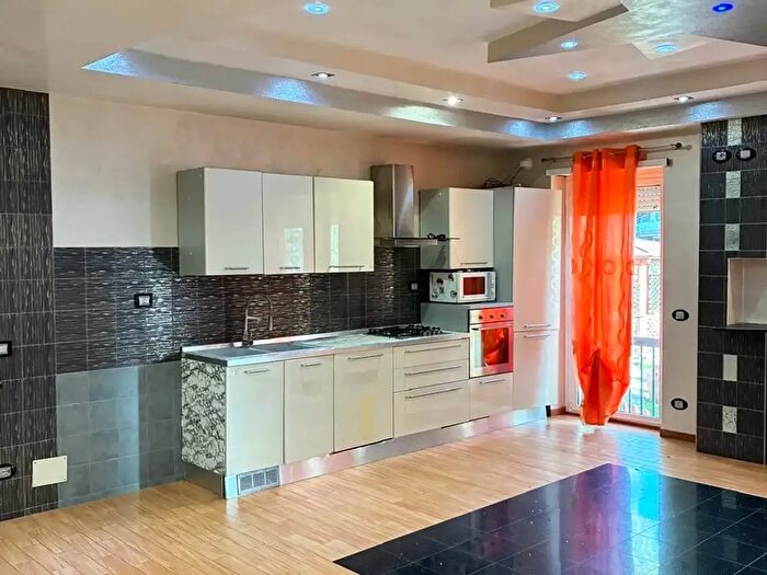 Appartamento trilocale in vendita in Via Roberto Lepetit, Roma