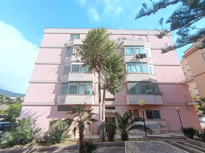 Appartamento con 5 locali in vendita in Via Ignazio Poma, Erice