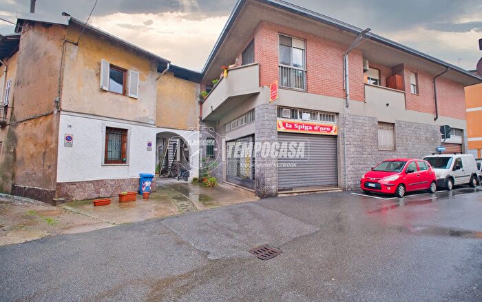 Casa quadrilocale in vendita in Cerano