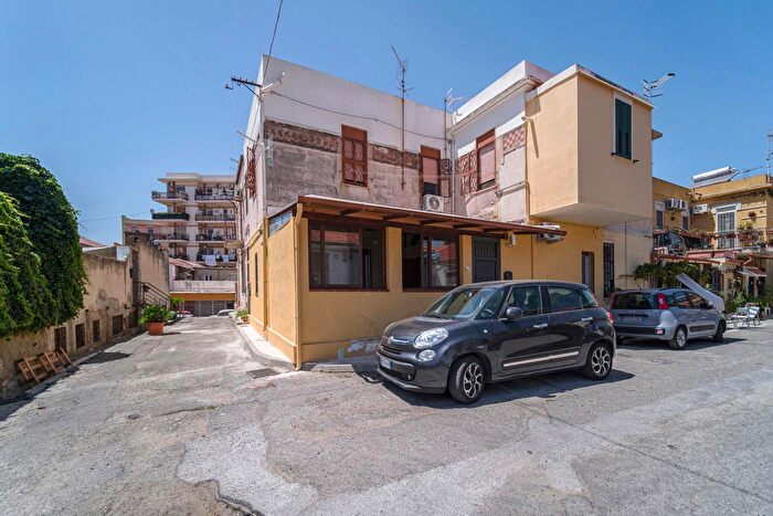 Appartamento trilocale in vendita in Fondo Granata, Messina