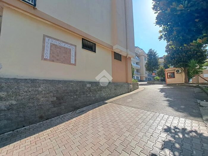 Appartamento trilocale in vendita in Via Don Giuseppe Morosini, Quarto