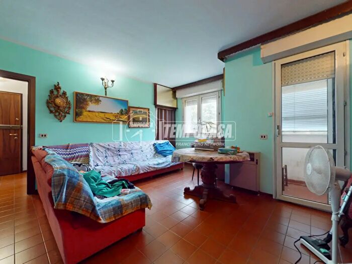 Appartamento trilocale in vendita in Via Agucchi, Bologna
