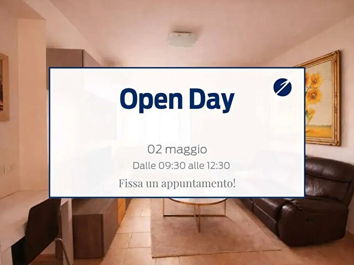 Appartamento trilocale in vendita in Via Fratelli Cervi, Ancona