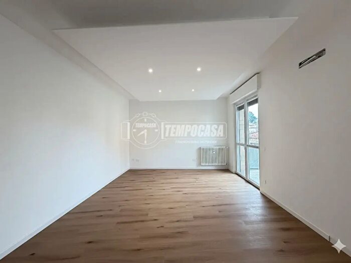 Appartamento trilocale in vendita in Via di Marillac, Merate