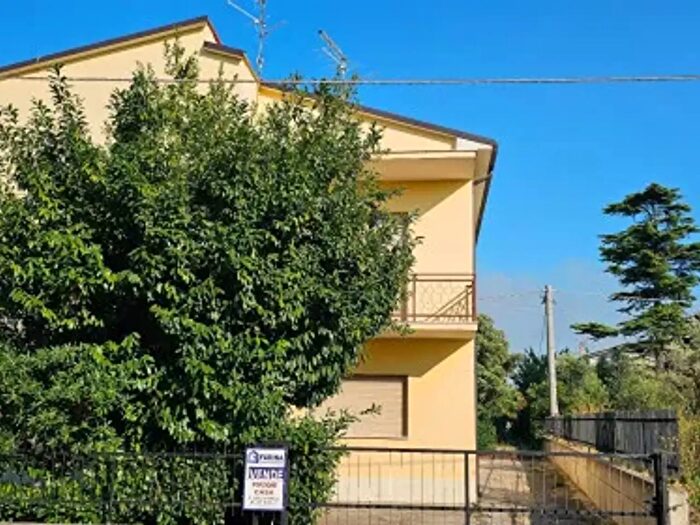 Appartamento con 6 locali in vendita in Contrada Serroni, Lanciano