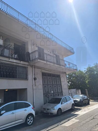 Appartamento trilocale in vendita in Via Comunale Vill Zafferia, Messina