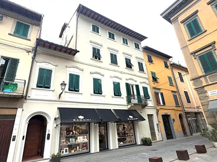Appartamento trilocale in vendita in Piazza Garibaldi, Santa Croce Sull'Arno