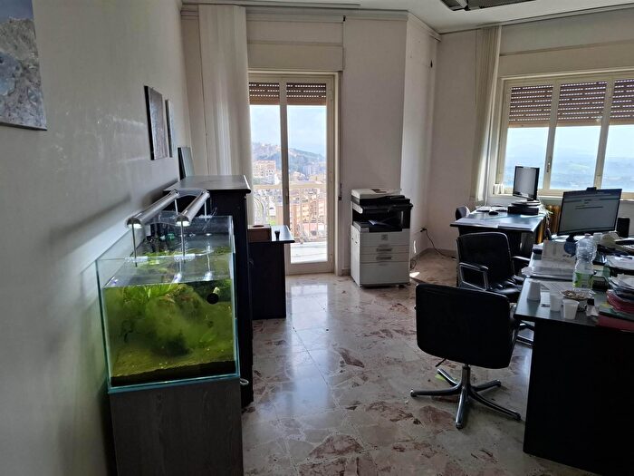 Appartamento con 6 locali in vendita in Via Empedocle, Agrigento