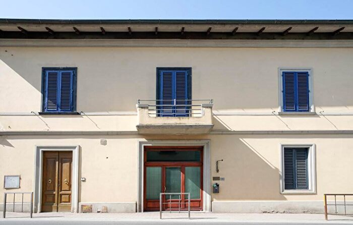 Casa con 15 locali in vendita in Via Vittorio Veneto, Greve In Chianti