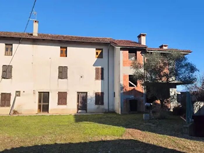 Casa con 5 locali in vendita in Premariacco