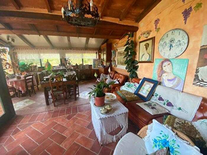 Casa con 6 locali in vendita in Manciano