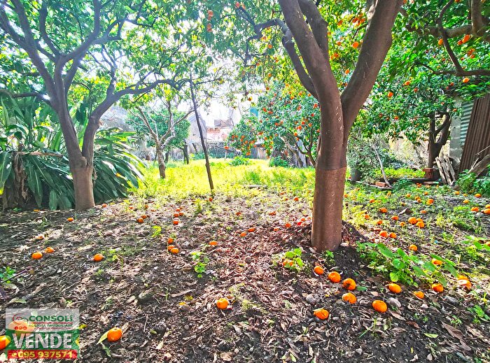 Casa con 10 locali in vendita in Corso Italia, Giarre