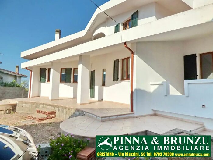 Casa con 8 locali in vendita in Via Arruga Prei Matteu, Bauladu