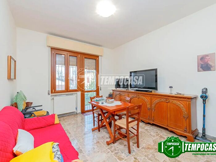 Appartamento trilocale in vendita in Via l Mondini Arcangelo, Piacenza