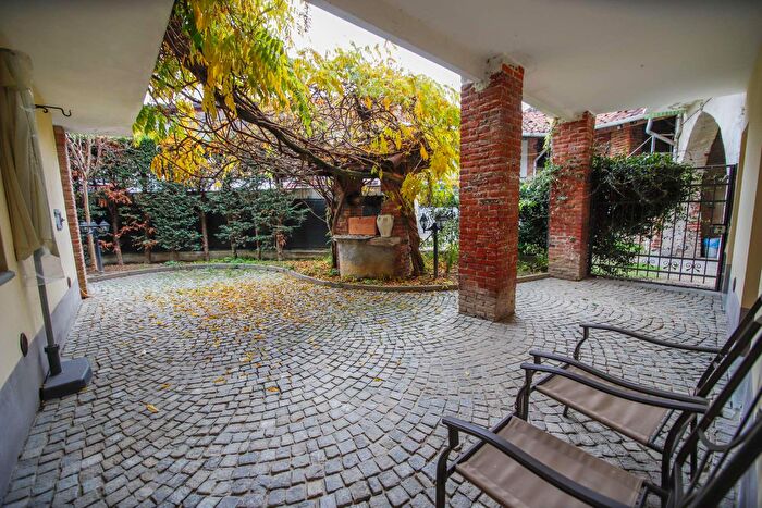 Casa con 6 locali in vendita in Via Emanuele Filiberto, Volpiano