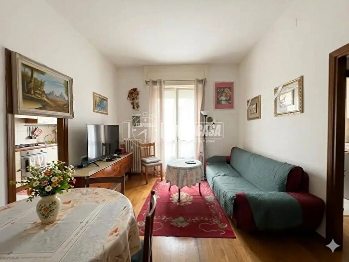 Appartamento trilocale in vendita in Viale Ungheria, Milano