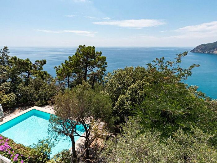 Casa con 5 locali in affitto in Località Lambrusca, Centro, Moneglia