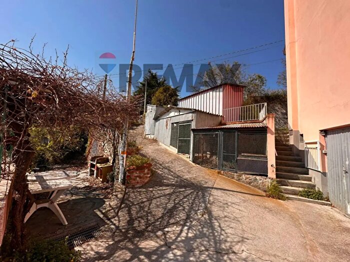 Appartamento quadrilocale in vendita in Via Ronco, Quiliano