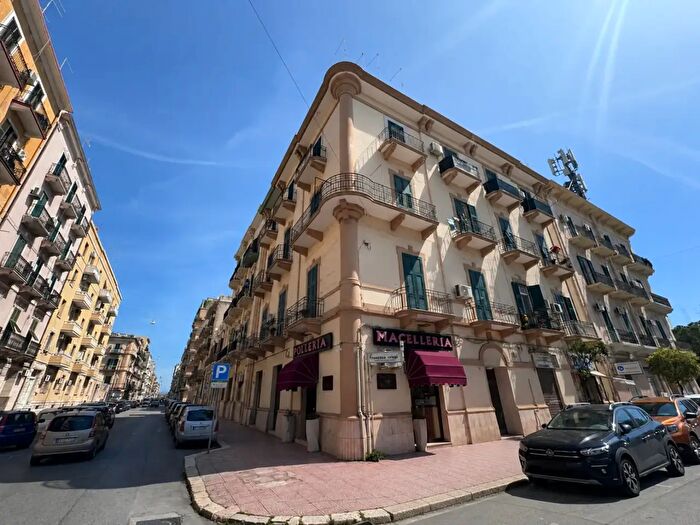 Appartamento trilocale in vendita in Via Dante, Taranto