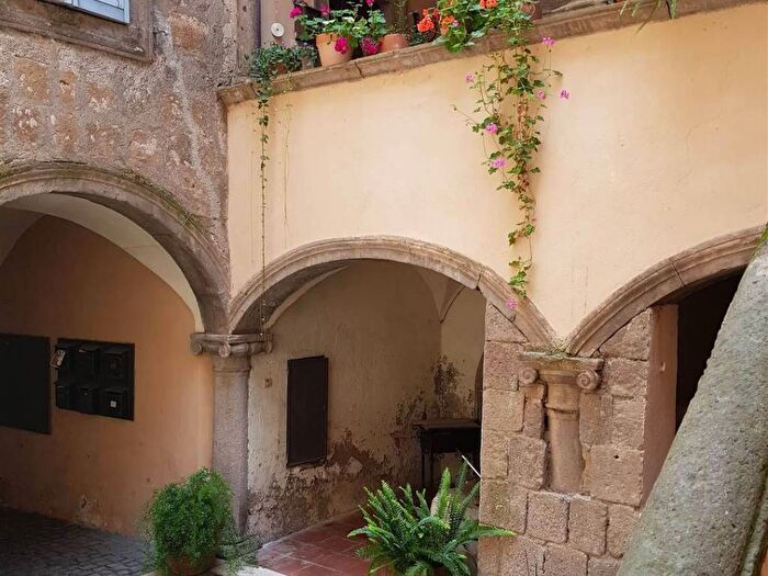 Appartamento quadrilocale in affitto in via roma, Tuscania