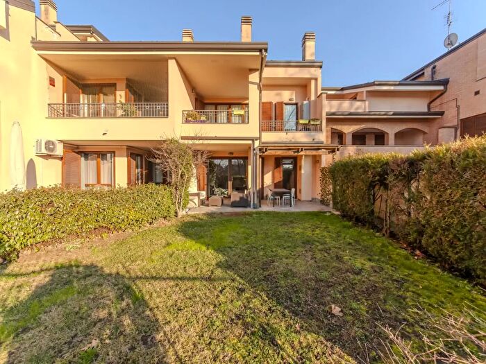 Appartamento trilocale in vendita in Via Giannetto Mattei, Arese