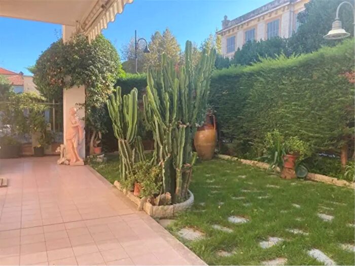 Appartamento quadrilocale in vendita in Via Tiziano, Albenga