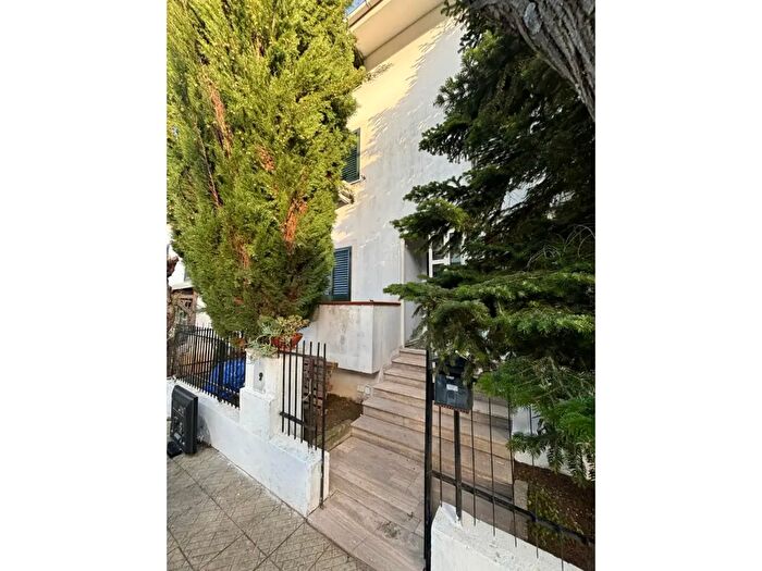 Casa con 6 locali in vendita in Via Monte Curcio Snc, Castrolibero