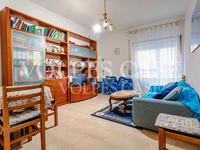 Appartamento trilocale in vendita in Via Val Trompia, Roma