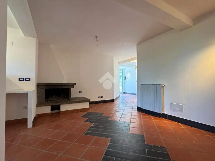 Appartamento trilocale in affitto in Vicolo della Selciatella, Bracciano