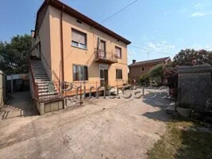 Appartamento con 6 locali in affitto in Piazza Risorgimento, Verona