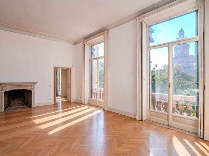 Appartamento con 7 locali in vendita in Piazza Castello, Milano