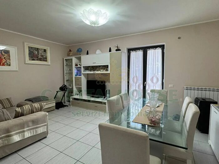 Appartamento trilocale in vendita in Quadrelle