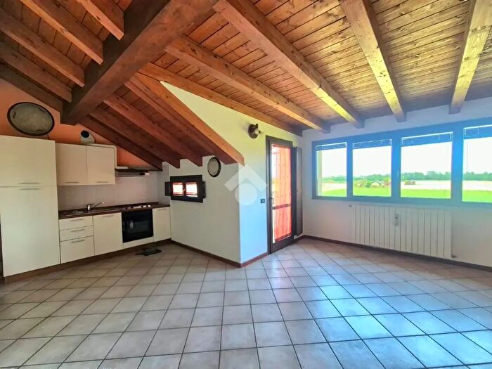 Appartamento bilocale in vendita in Via Alcide De Gasperi, Roncello