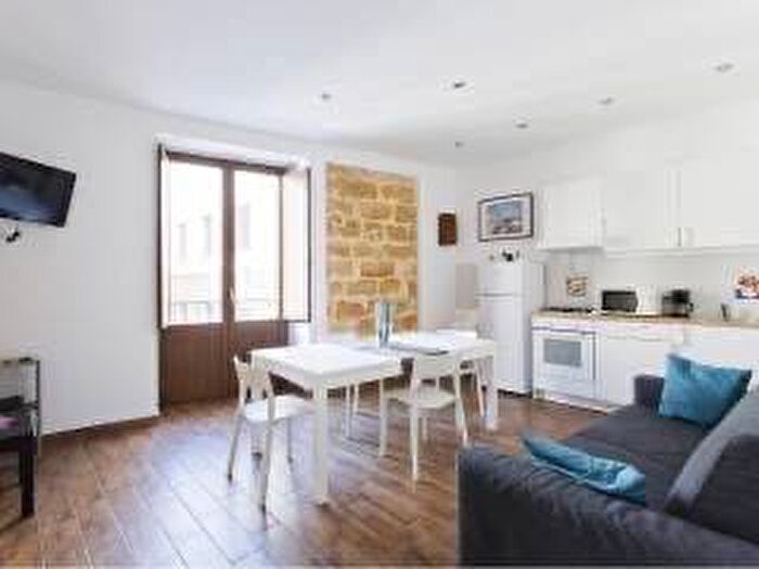 Appartamento trilocale in affitto in Via Monte Santa Rosalia, Castellammare, Palermo